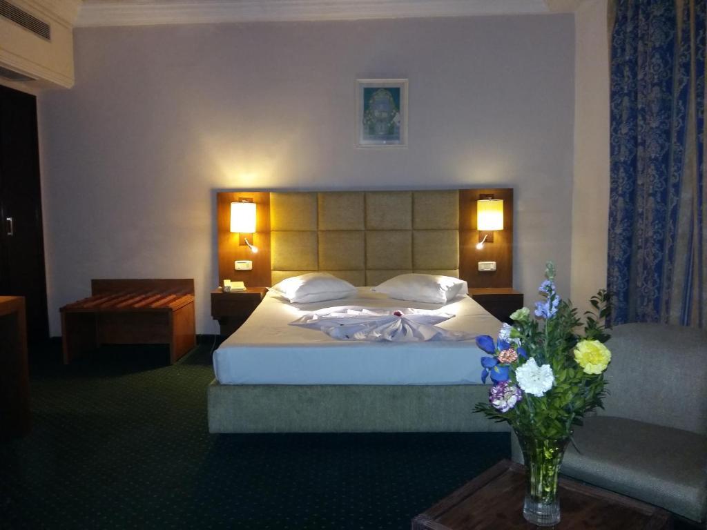Hotel Ibn Khaldoun Tunus Dış mekan fotoğraf