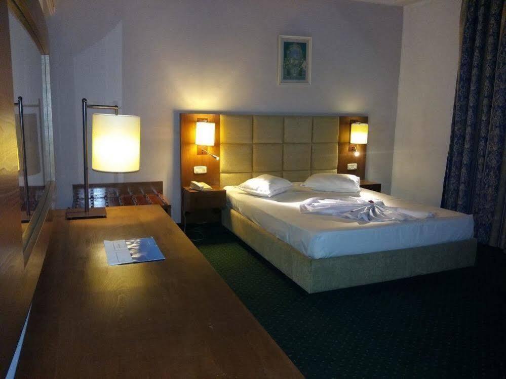 Hotel Ibn Khaldoun Tunus Dış mekan fotoğraf
